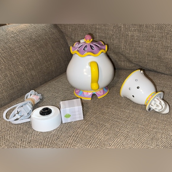 2 PC BUNDLE Scentsy AUTHENTIC DISNEY Beauty & The Beast Mrs. Potts Wax Warmers - Picture 2 of 4